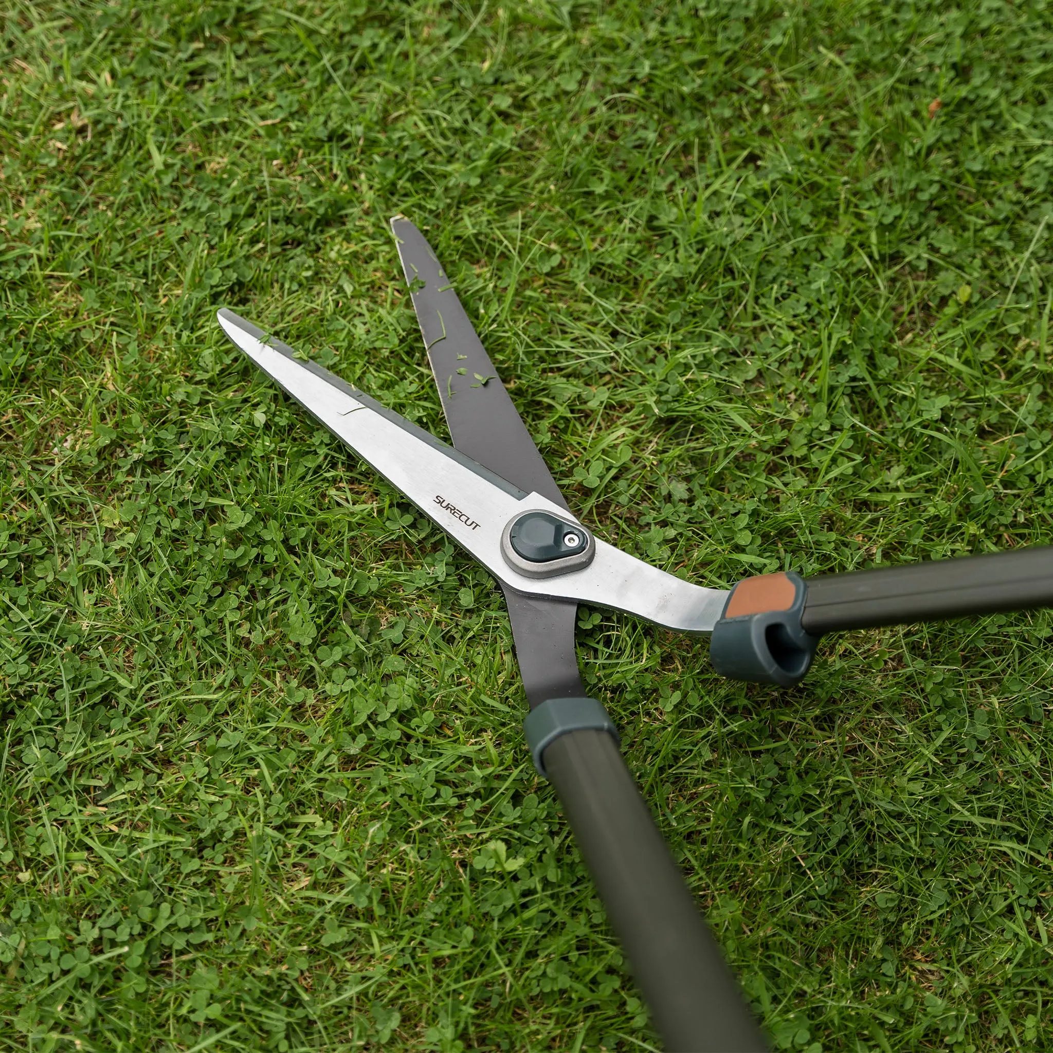 Kent & Stowe SureCut Adjustable Height Lawn Shears