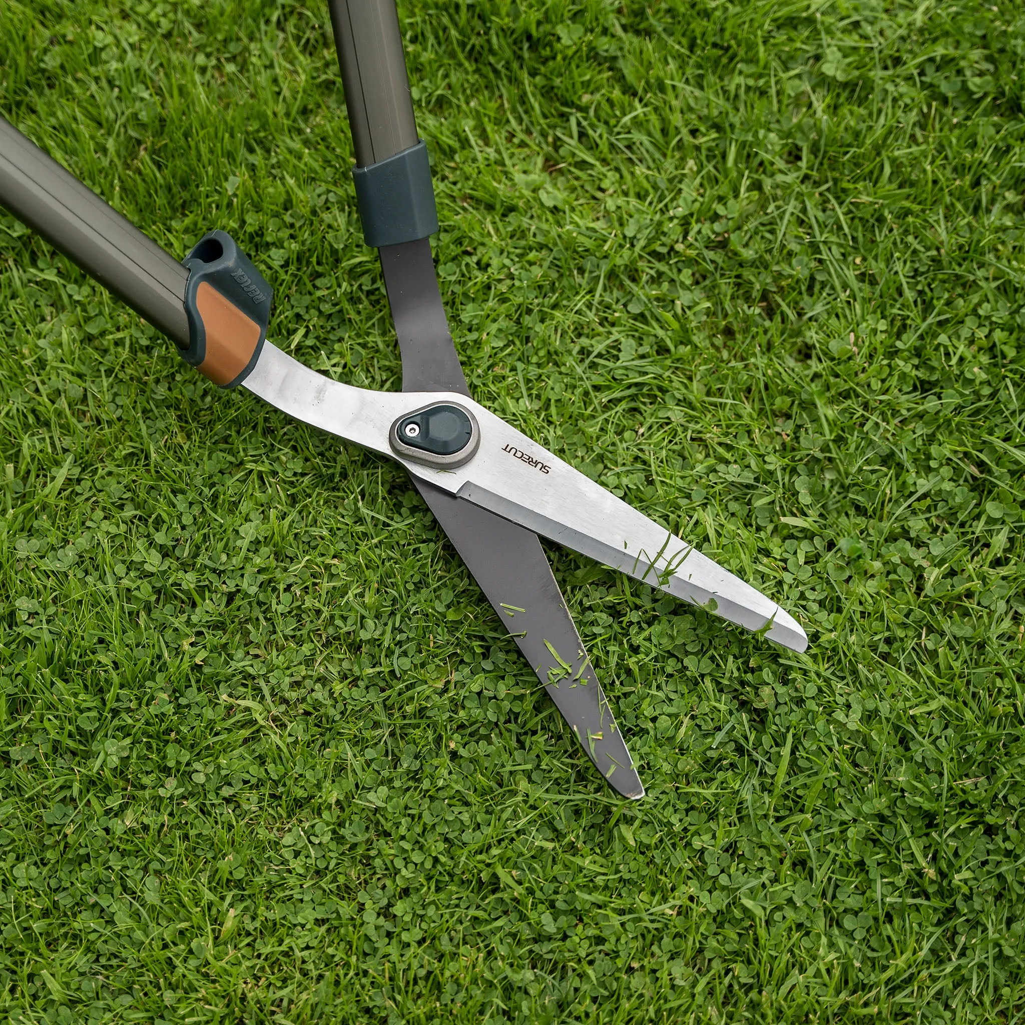 Kent & Stowe SureCut Adjustable Height Lawn Shears